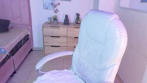 M I I A     online show from June 2026 09:28:02 PM