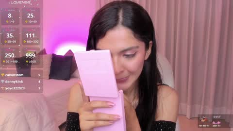 Mia online show from December 2024 07:31:01 AM