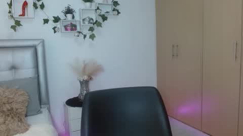 miiaa_k online show from February 2026 08:30:01 AM