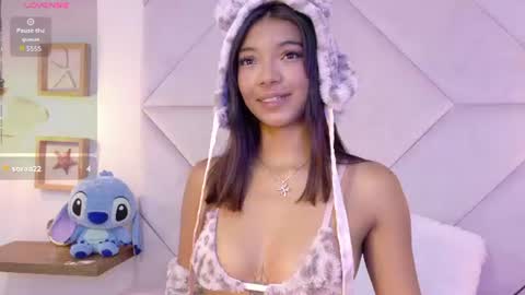 Snapshot of miiaa_spencer chatting on June 2026 11:00:01 AM Miia online show from June 2026 11:00:01 AM