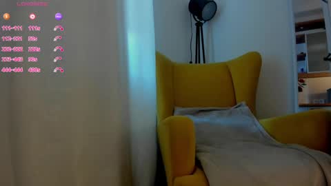 Snapshot of miissblonde chatting on April 2026 02:42:02 AM miissblonde online show from April 2026 02:42:02 AM