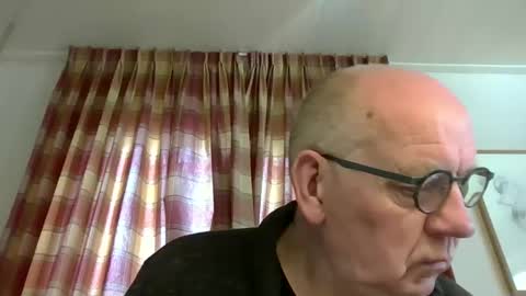 mik online show from May 2026 06:31:02 AM