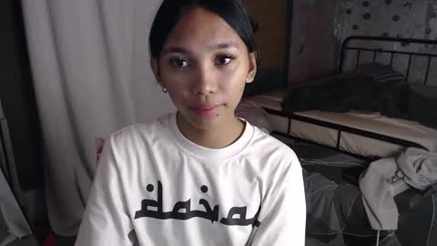 Snapshot of mika_cora chatting on May 2026 03:06:02 PM MIKA online show from May 2026 03:06:02 PM