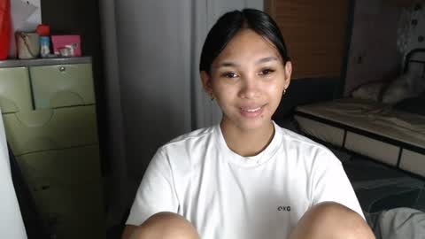 Snapshot of mika_cora chatting on June 2026 06:47:01 PM MIKA online show from June 2026 06:47:01 PM