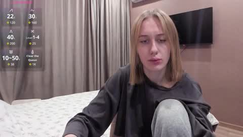 Mika online show from November 2025 10:43:01 PM