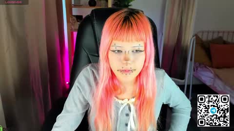 Snapshot of mika_vatashi chatting on April 2026 08:39:01 AM Mika online show from April 2026 08:39:01 AM