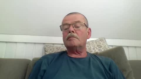 mikael42 online show from May 2026 12:54:02 PM