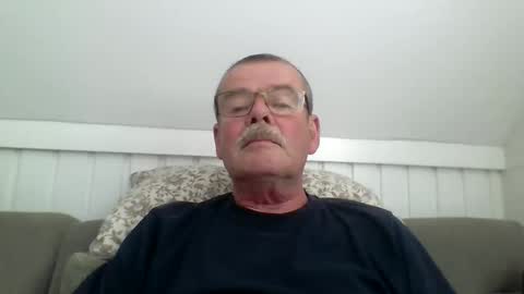 mikael42 online show from May 2026 12:31:02 PM