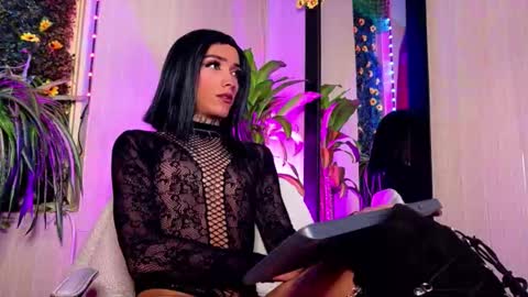 mikaelarangel online show from October 2025 01:28:02 AM