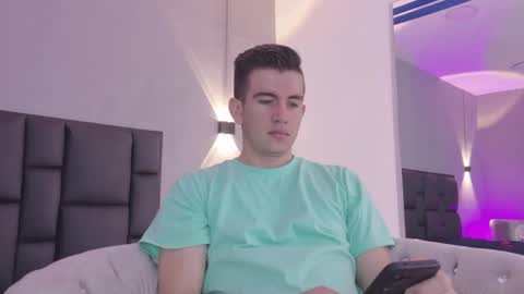 mikael online show from June 2026 03:22:02 AM