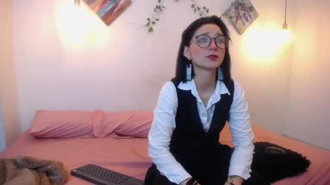 mikaza online show from May 2026 01:30:01 PM