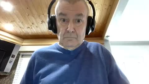 mike26051 online show from November 2025 01:22:01 PM