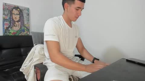 mike3xxx online show from October 2025 02:30:02 AM