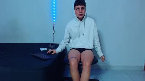 Mike IMDEPENDIENT MODEL online show from December 2025 02:27:01 AM