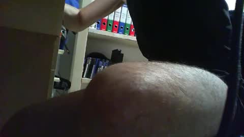Snapshot of mike85bg chatting on April 2026 09:20:01 PM mike85bg online show from April 2026 09:20:01 PM
