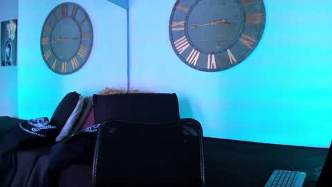 Mike 0233 online show from December 2024 04:09:02 AM