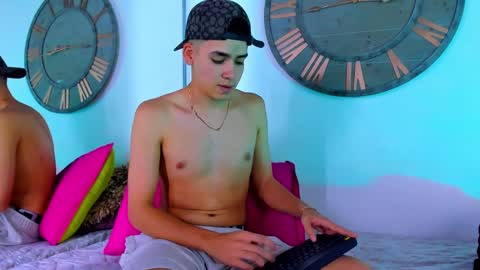 Mike 0233 online show from December 2024 07:45:02 AM