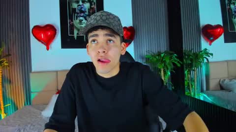 Mike 0233 online show from February 2025 04:34:01 AM