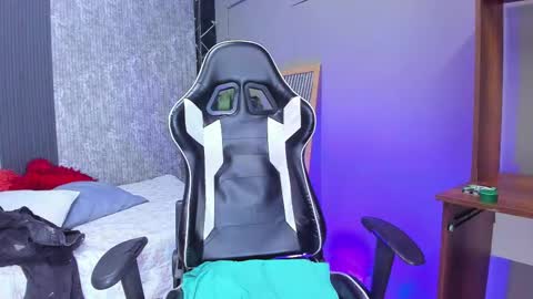 Mike 0233 online show from March 2025 07:03:01 AM