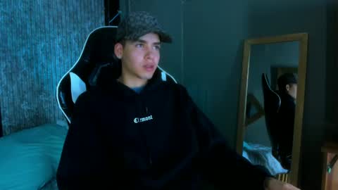 Mike 0233 online show from March 2025 04:08:02 AM