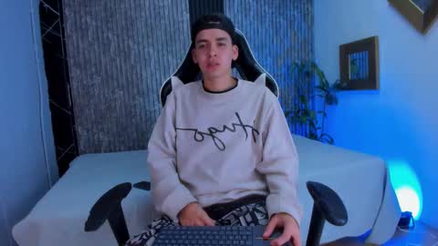 Mike 0233 online show from October 2025 05:16:02 AM