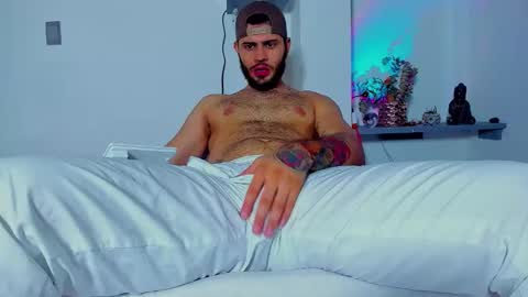 Mike  online show from October 2025 03:00:01 PM