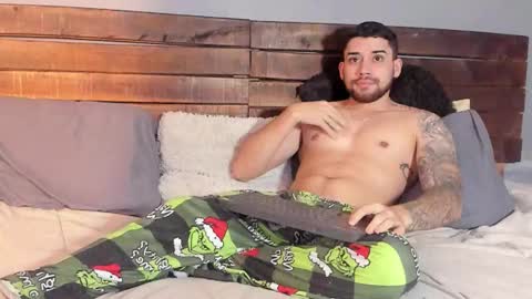 Snapshot of mike_montoya chatting on February 2026 02:39:02 AM Mike Montoya online show from February 2026 02:39:02 AM