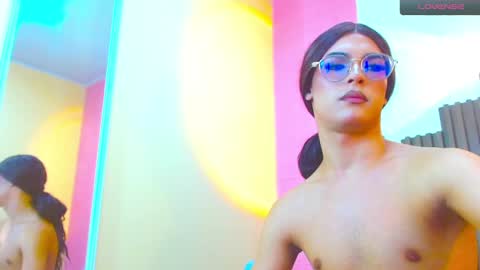 Snapshot of mike_nour chatting on December 2024 02:25:02 AM IM MIKE online show from December 2024 02:25:02 AM