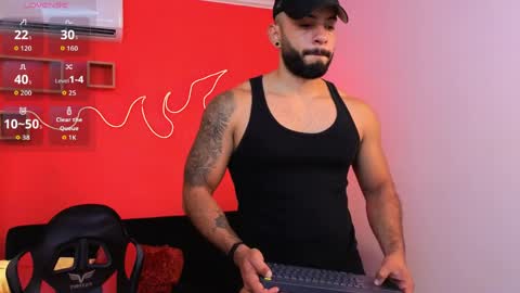 Snapshot of mike_savage3 chatting on May 2026 12:22:02 PM Mike online show from May 2026 12:22:02 PM