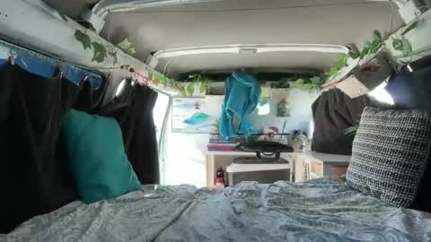 Mike online show from November 2025 10:14:01 PM