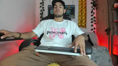 Snapshot of mikee_scooth chatting on January 2025 07:10:02 PM mikee_scooth online show from January 2025 07:10:02 PM