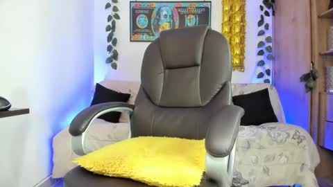 Snapshot of mikee_scooth chatting on January 2025 03:21:01 PM mikee_scooth online show from January 2025 03:21:01 PM