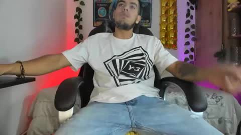 Snapshot of mikee_scooth chatting on February 2025 06:48:01 PM mikee_scooth online show from February 2025 06:48:01 PM