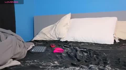 mikehawk1589 online show from October 2025 08:48:02 AM