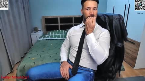 Mike    online show from January 2025 07:52:01 PM