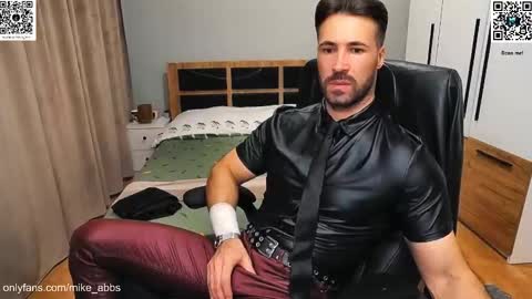 Mike    online show from October 2025 12:31:01 PM