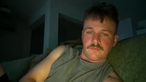 Snapshot of mikey_em chatting on April 2026 04:39:01 AM mikey_em online show from April 2026 04:39:01 AM