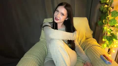 Mia online show from June 2026 04:45:02 PM