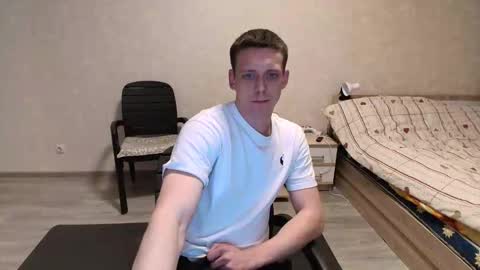 Snapshot of mikimaus0101 chatting on May 2026 04:15:01 PM Michael online show from May 2026 04:15:01 PM