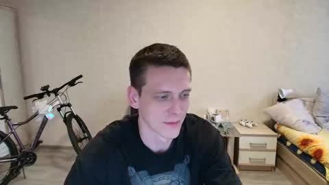 Snapshot of mikimaus0101 chatting on June 2026 02:33:01 PM Michael online show from June 2026 02:33:01 PM