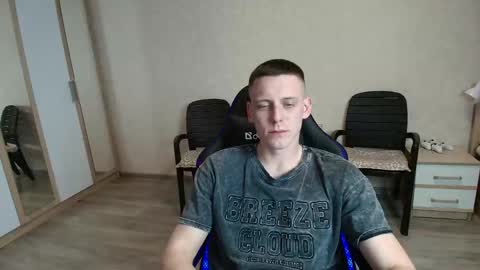 Snapshot of mikimaus0101 chatting on June 2026 06:46:02 PM Michael online show from June 2026 06:46:02 PM