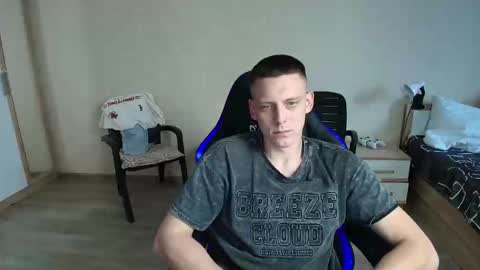 Snapshot of mikimaus0101 chatting on June 2026 04:01:01 PM Michael online show from June 2026 04:01:01 PM