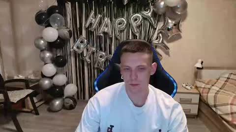 Snapshot of mikimaus0101 chatting on June 2026 11:41:02 PM Michael online show from June 2026 11:41:02 PM