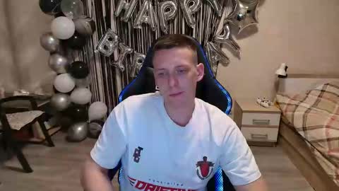 Snapshot of mikimaus0101 chatting on June 2026 01:28:02 AM Michael online show from June 2026 01:28:02 AM