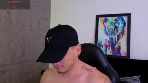 Snapshot of mikke_love chatting on June 2026 01:52:01 PM MIKKE online show from June 2026 01:52:01 PM