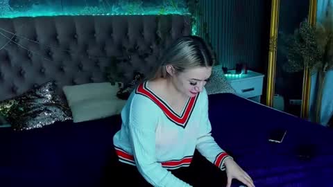 MikkiShows online show from March 2025 08:43:02 PM
