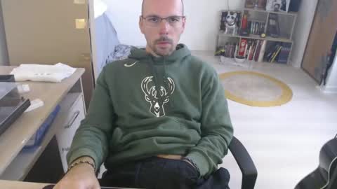 mikmik91 online show from October 2025 09:54:02 AM