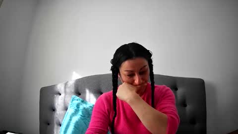 Mikyloveu online show from October 2025 11:22:02 AM