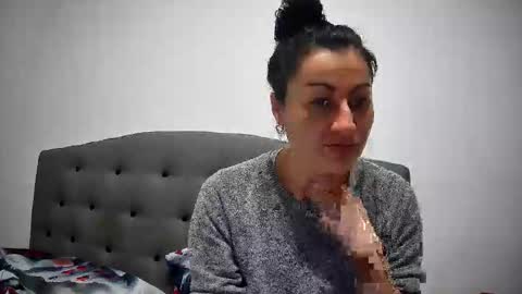 Mikyloveu online show from January 2026 03:28:02 PM