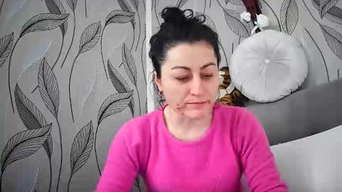 Snapshot of mikyloveu chatting on April 2026 02:57:01 PM Mikyloveu online show from April 2026 02:57:01 PM